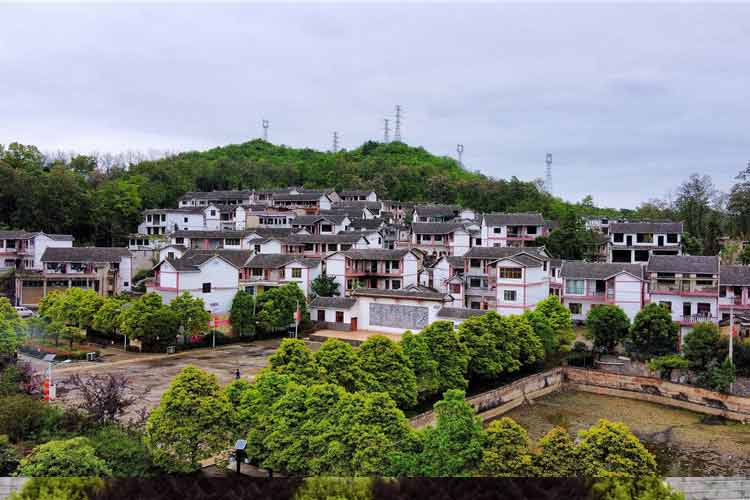 中國農(nóng)村改革第一村——貴州關(guān)嶺石板井村